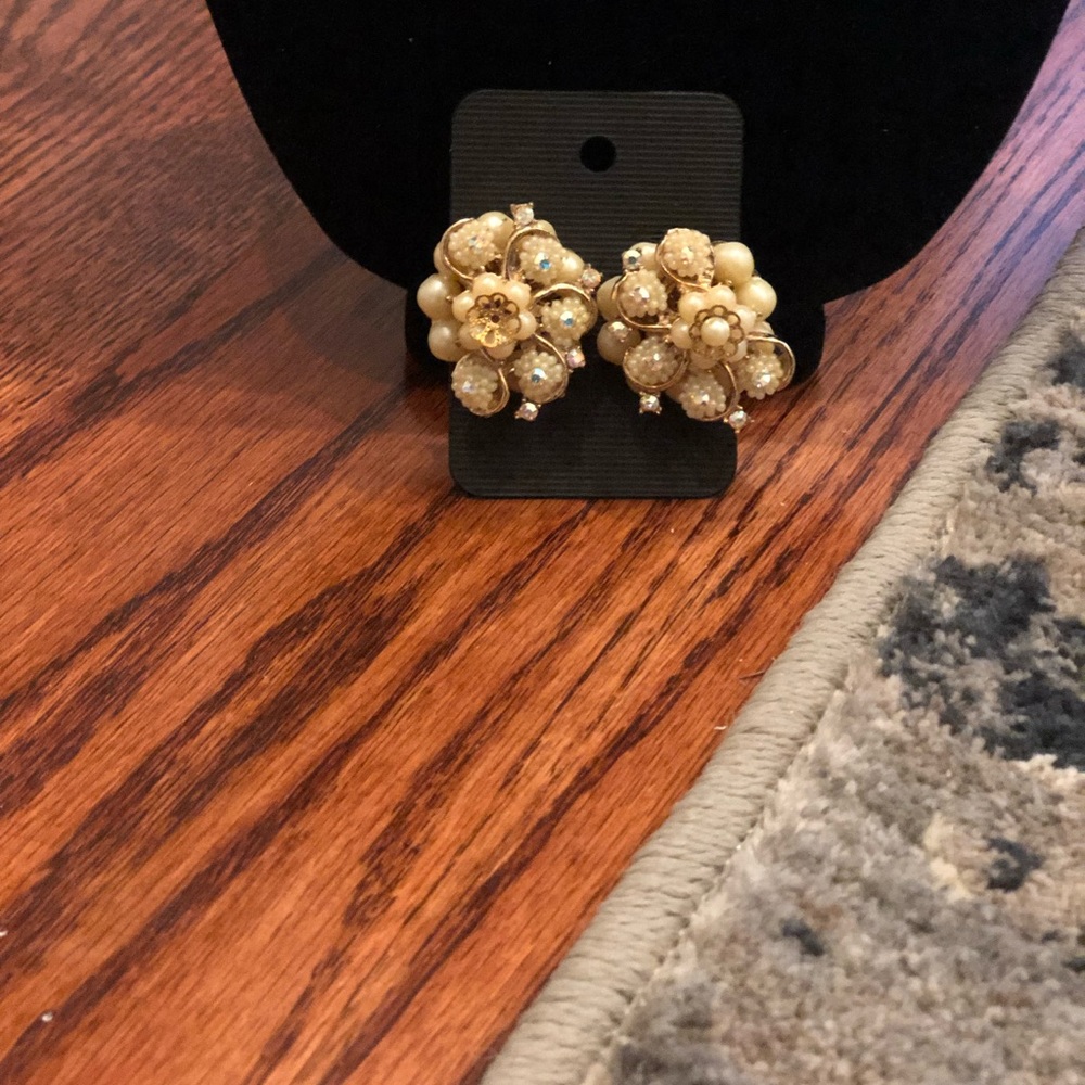 Vintage Pearl Cluster